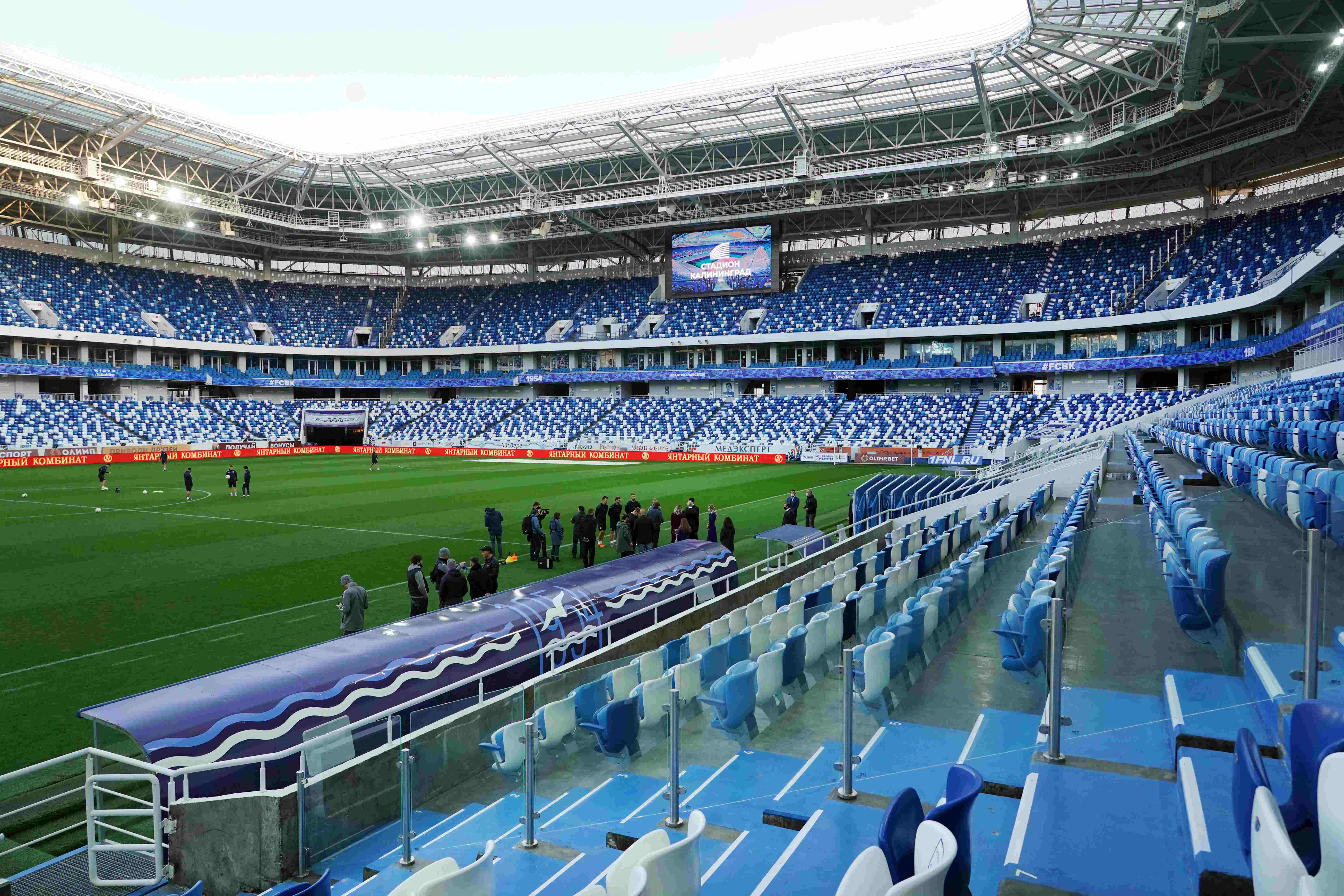 Стадион ростех арена. Стадион Калининград трибуны. Стадион Калининград теплый сектор. Новый стадион в Калининграде.