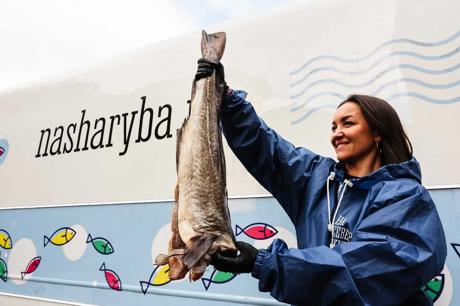 Рыба фест мурманск. Рыбный рынок в мурманске. Рыба мур. Наша рыба. Ярмарка наша рыба в мурманске.